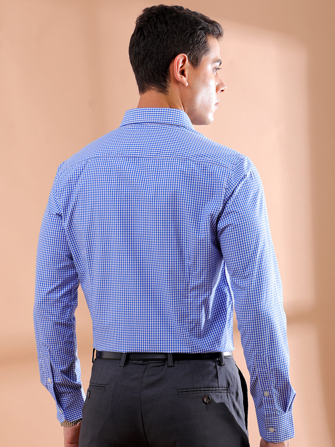 Shop Men's Blue Slim Fit Checked Formal Shirt Online.