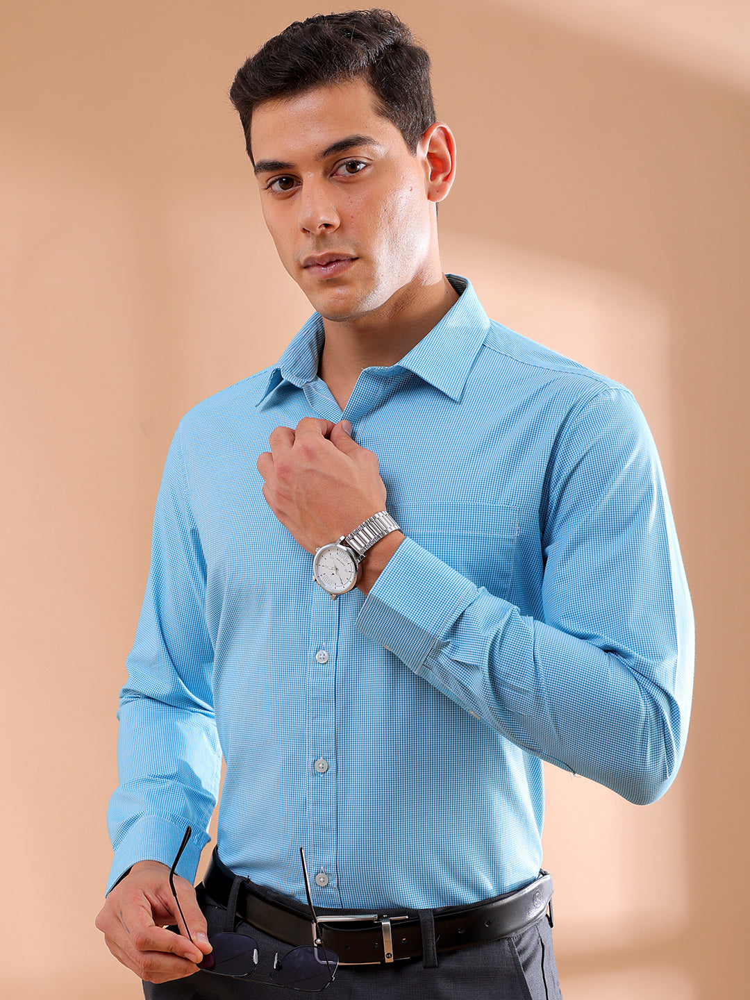 Shop Men's Checked Slim Fit Formal Shirt Online.