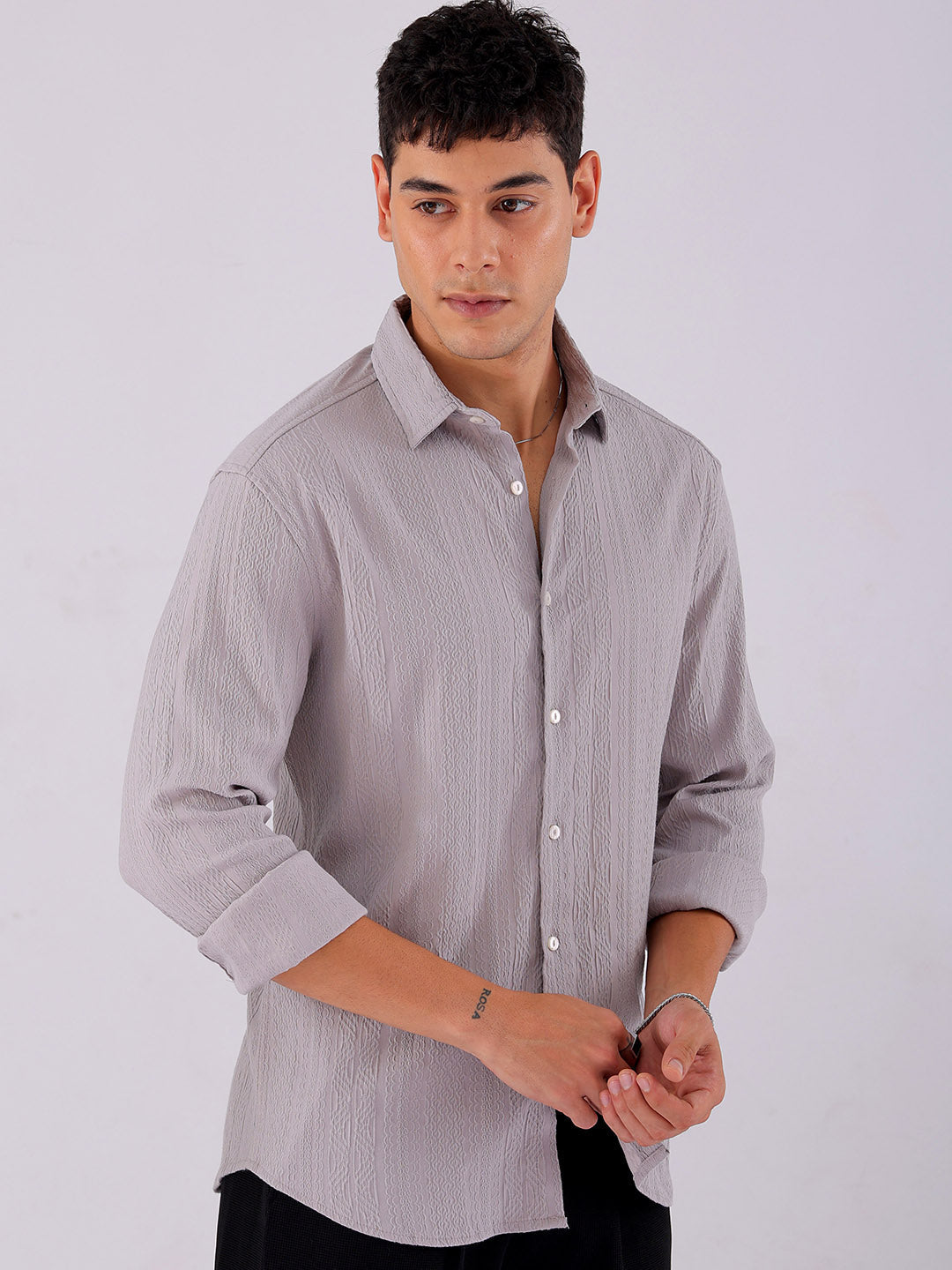 Shop Men's Textured Slim Fit Resortwear Shirt Online.