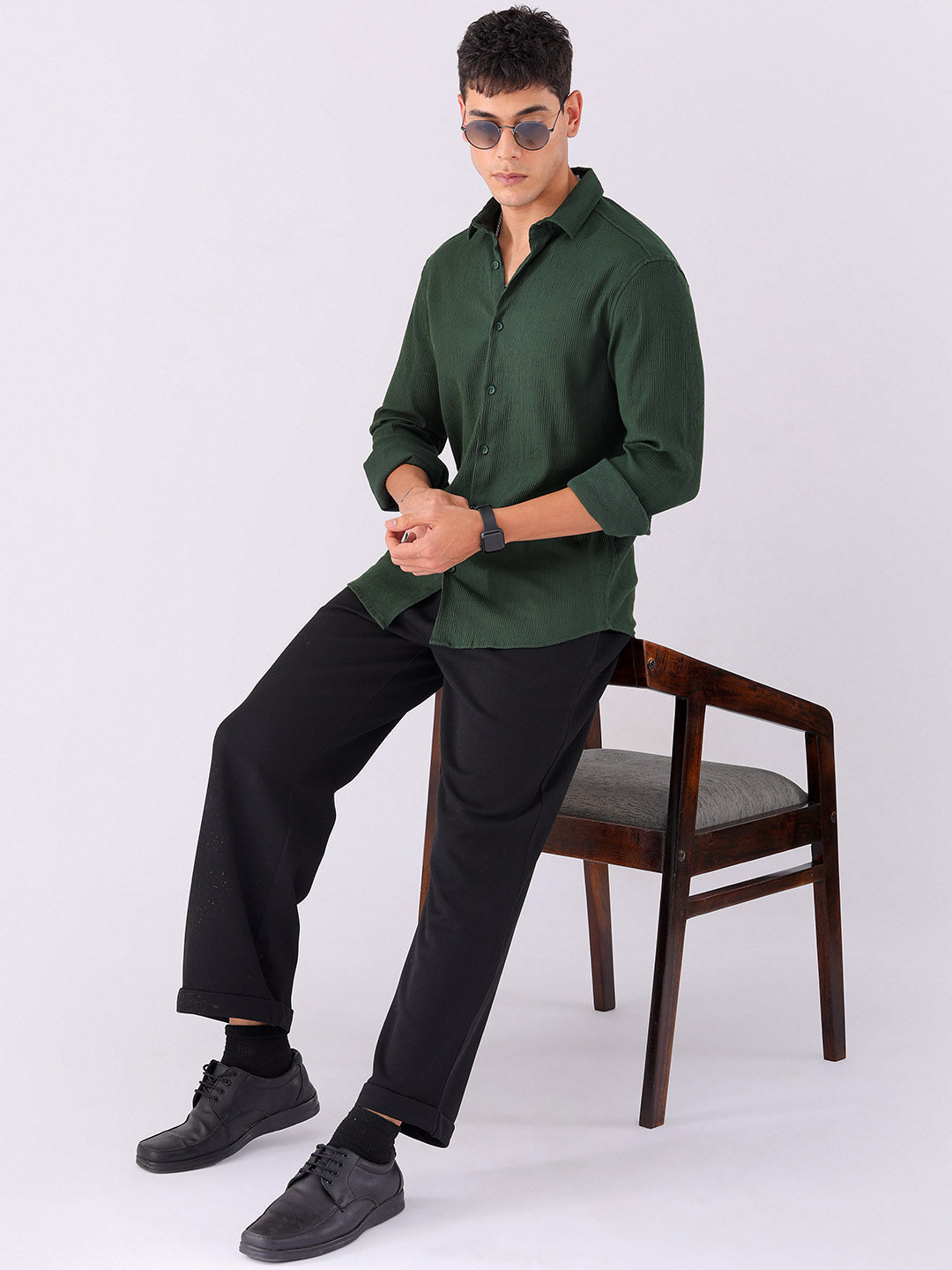 Shop Men's Textured Slim Fit Resortwear Shirt Online.