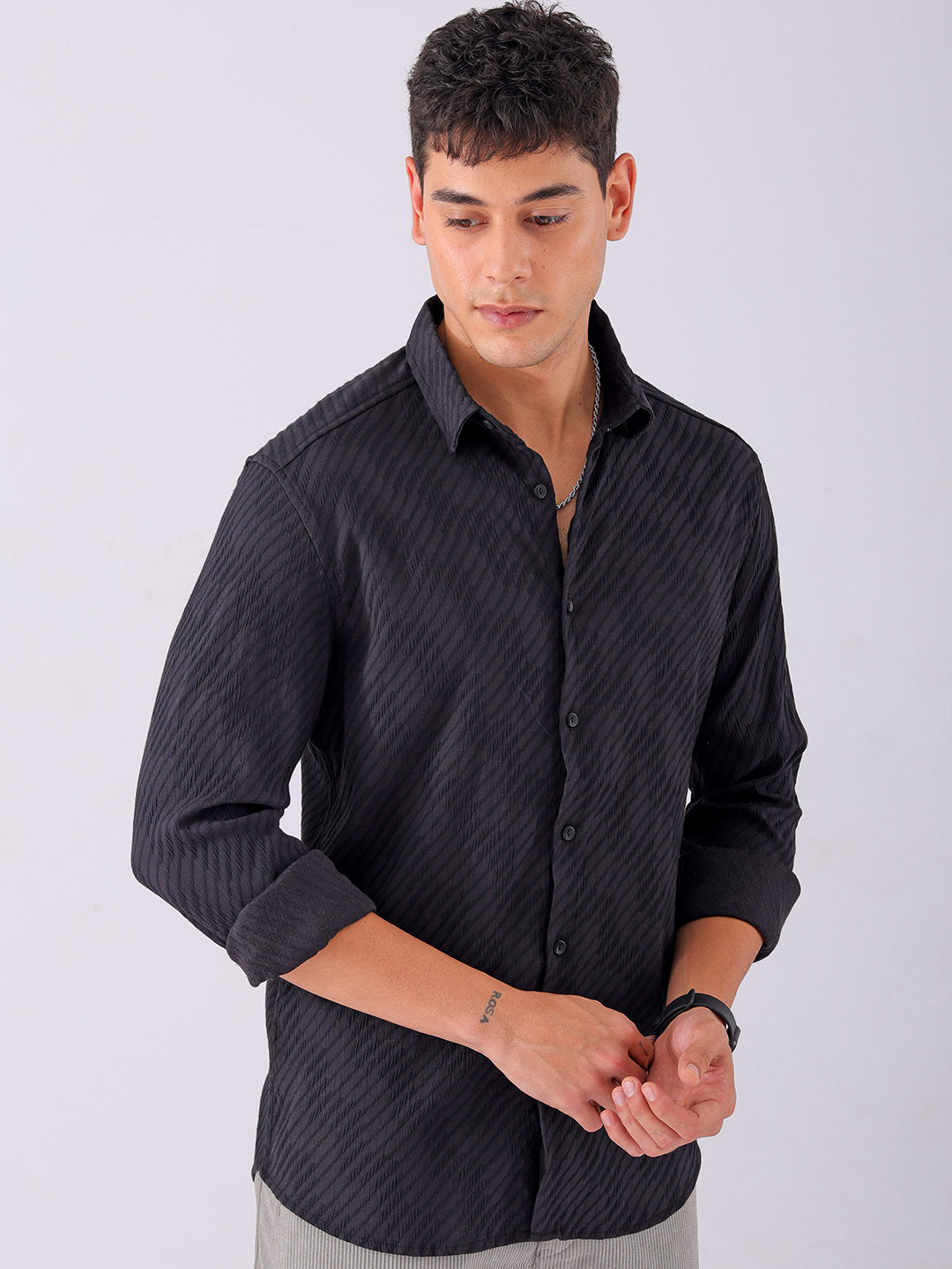 Shop Men's Textured Slim Fit Resortwear Shirt Online.