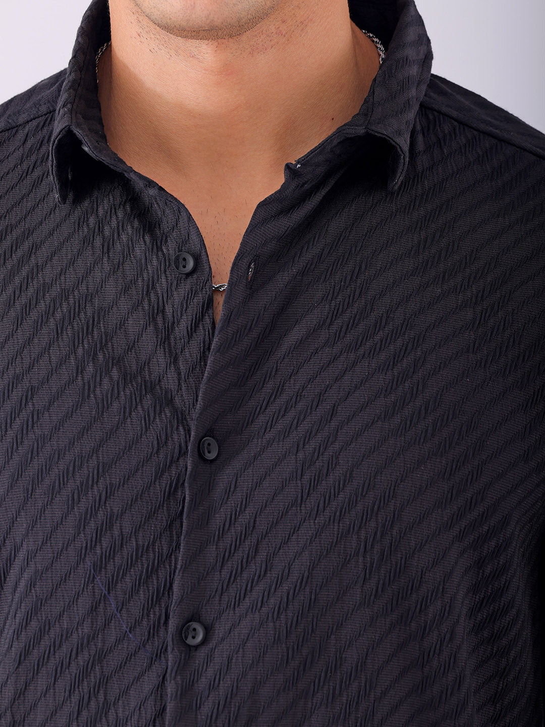 Shop Men's Textured Slim Fit Resortwear Shirt Online.