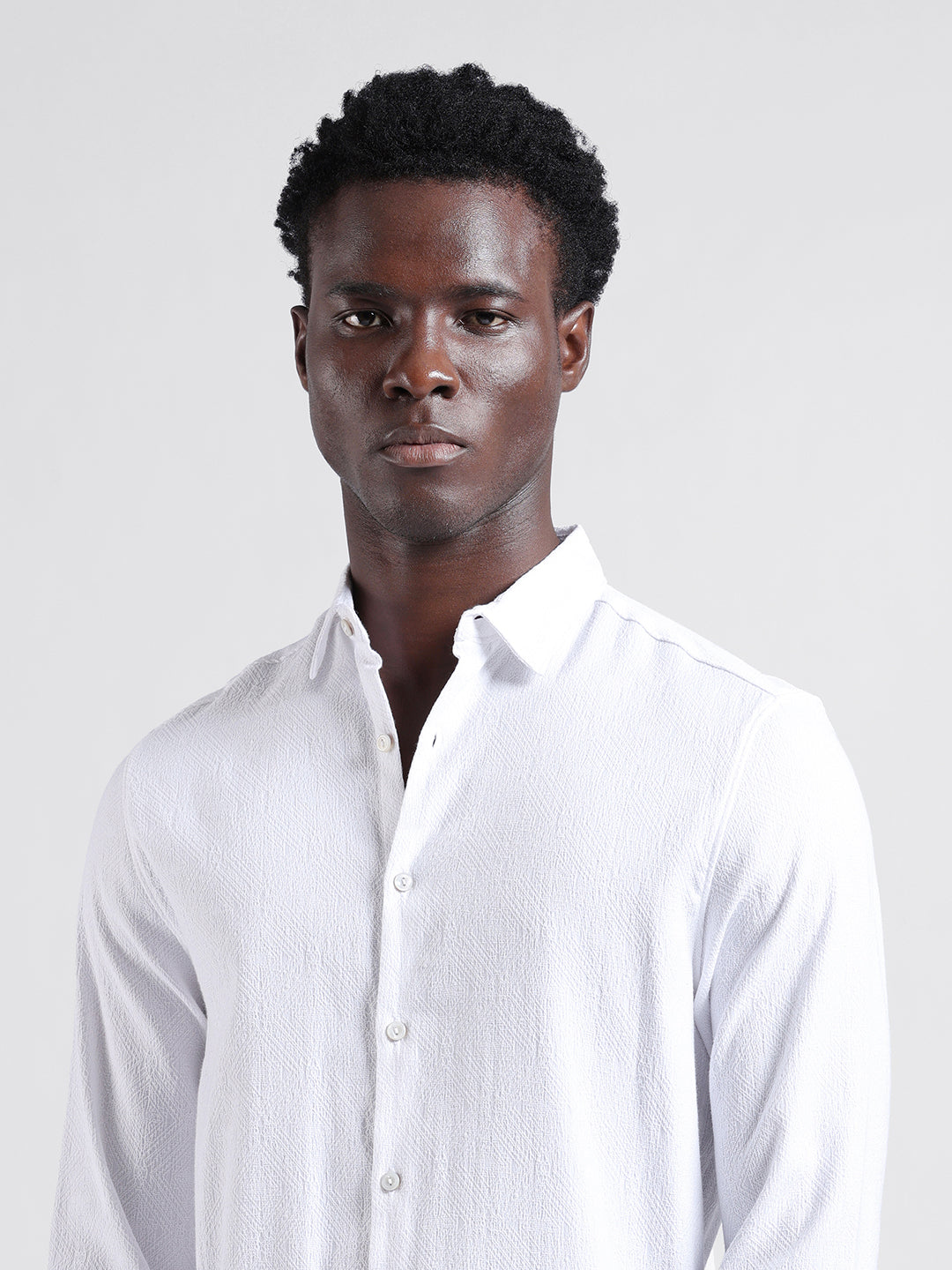 Men's White Slim Fit Textured Resort Wear Shirt