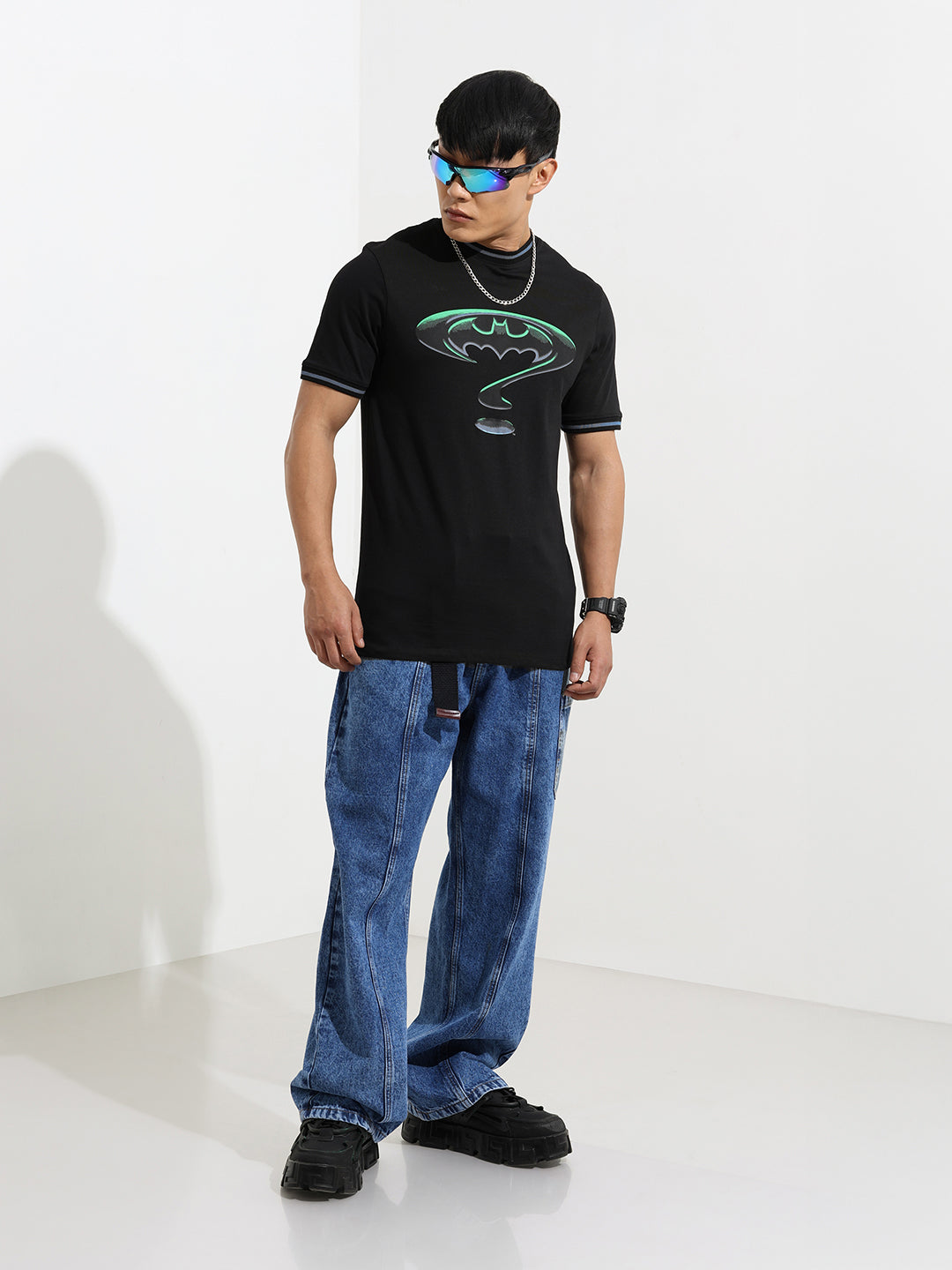 Men's Black Slim Fit Character Batman Printed Crew Neck T-Shirt