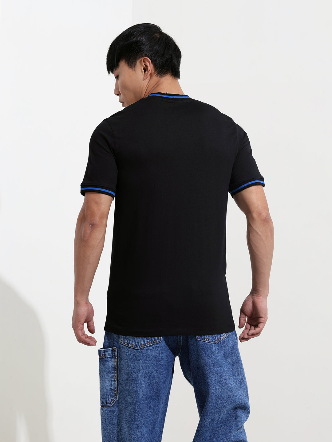 Men's Black Slim Fit Character Batman Printed Crew Neck T-Shirt