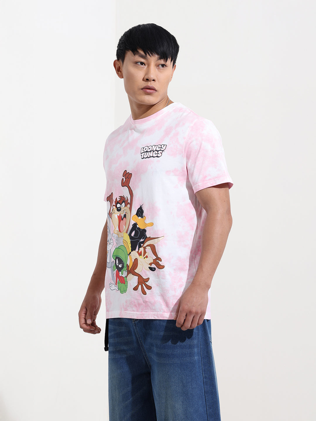Men's Pink Slim Fit Printed Looney Tunes  Crew Neck T-Shirt