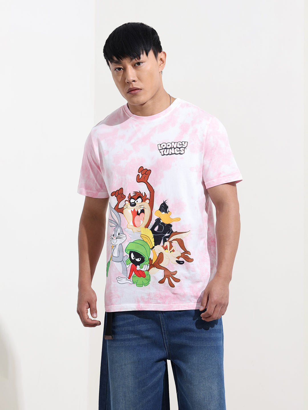 Men's Pink Slim Fit Printed Looney Tunes  Crew Neck T-Shirt
