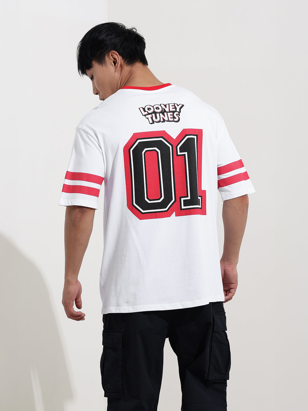 Men's White Boxy Fit Character Bugs Bunny Printed Crew Neck T-Shirt