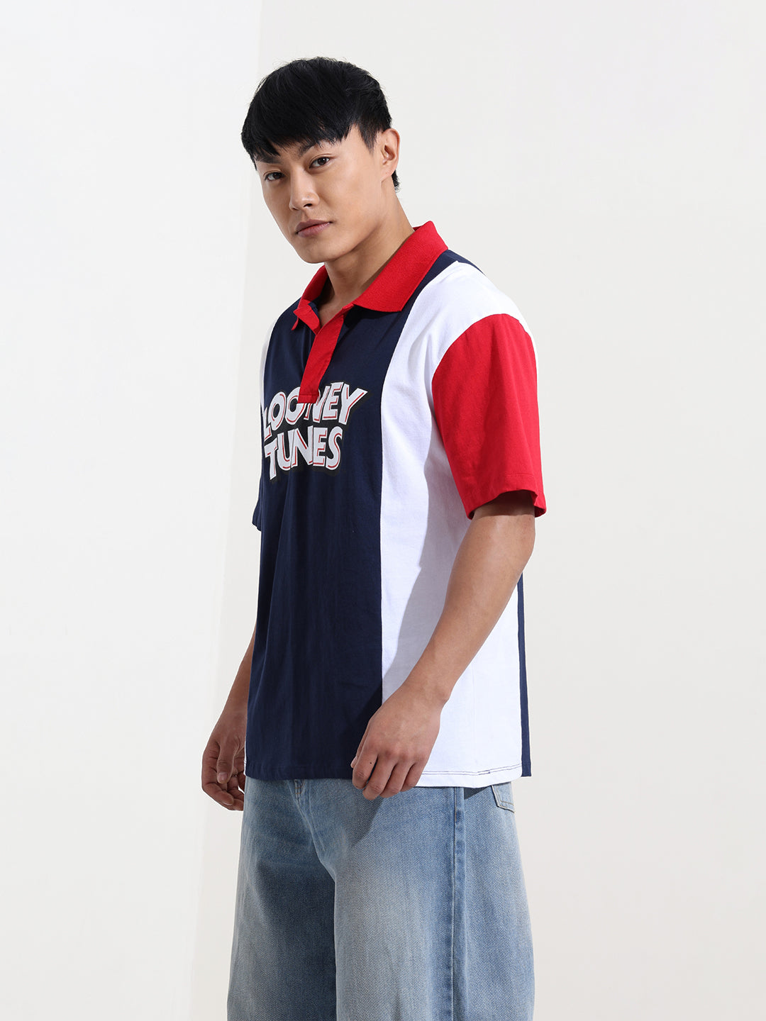 Men's Navy Blue Boxy Fit Bugs Bunny Character Printed Polo Collar T-shirt
