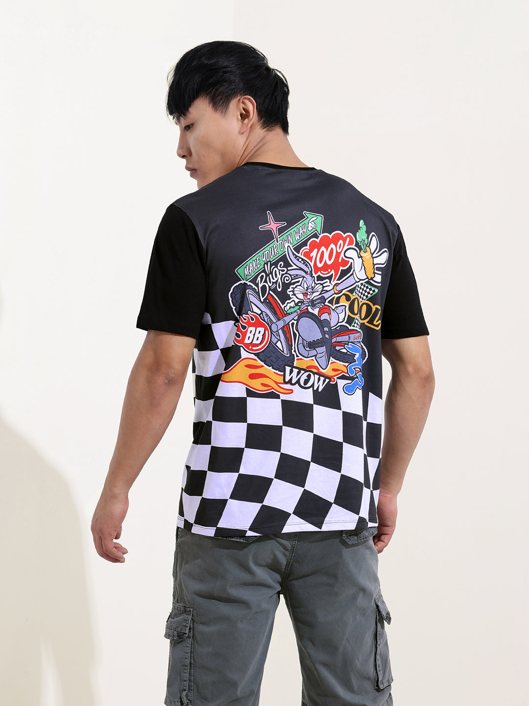 Men's Black Slim Fit Character Bugs Bunny Printed Crew Neck T-Shirt