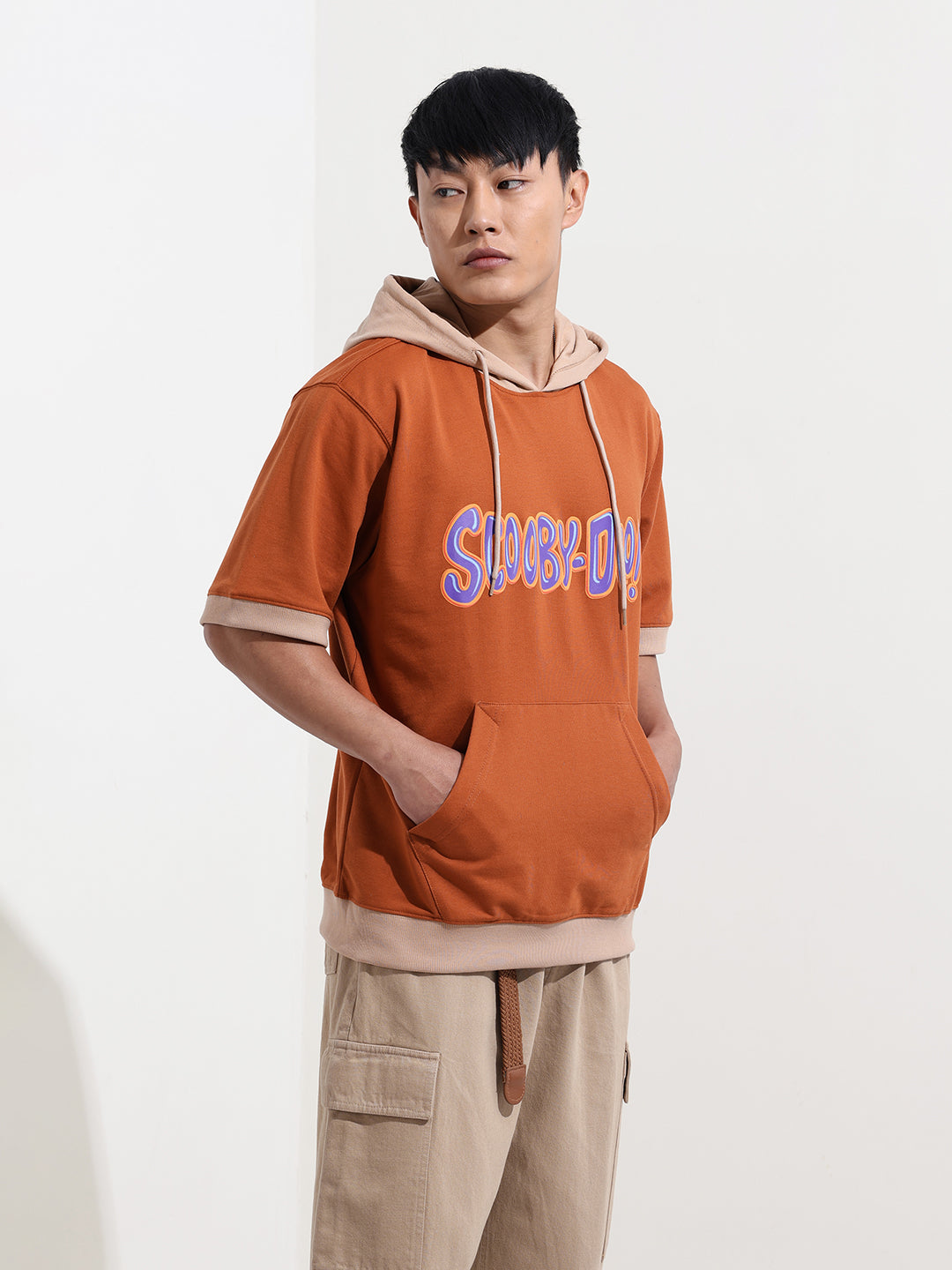 Men's Brown Oversized Fit Character Scooby-Doo Printed Sweatshirt