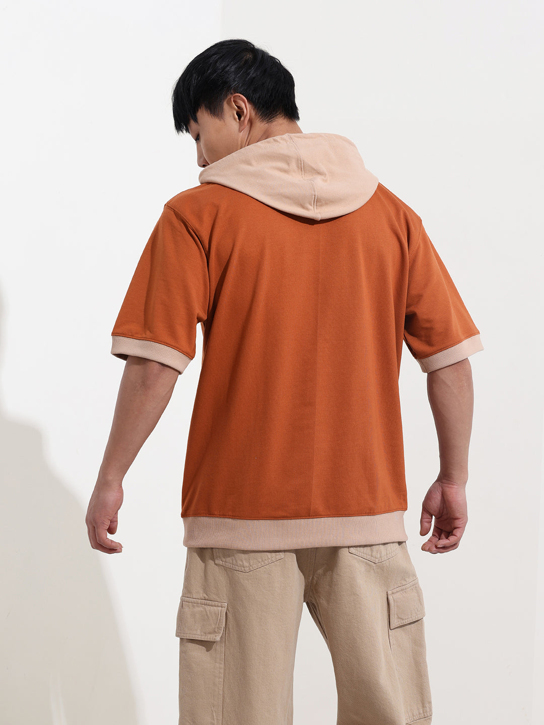 Men's Brown Oversized Fit Character Scooby-Doo Printed Sweatshirt
