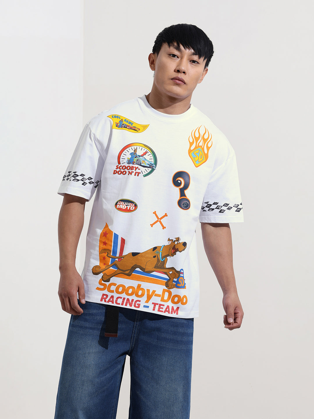 Men's White Boxy Fit Character Scooby-Doo Printed Crew Neck T-Shirt
