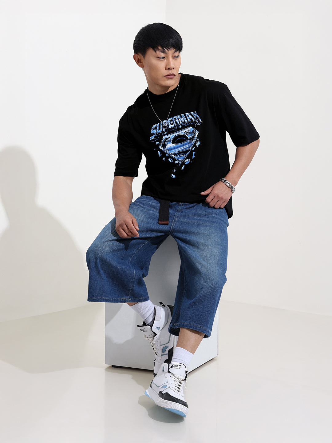 Men's Black Boxy Fit Character Superman Printed Crew Neck T-Shirt