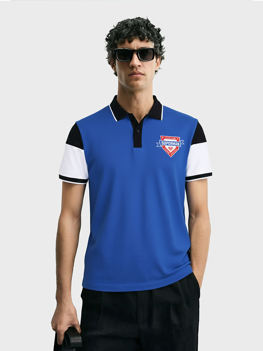 Men's Blue Regular Fit Solid Superman Character T-Shirt