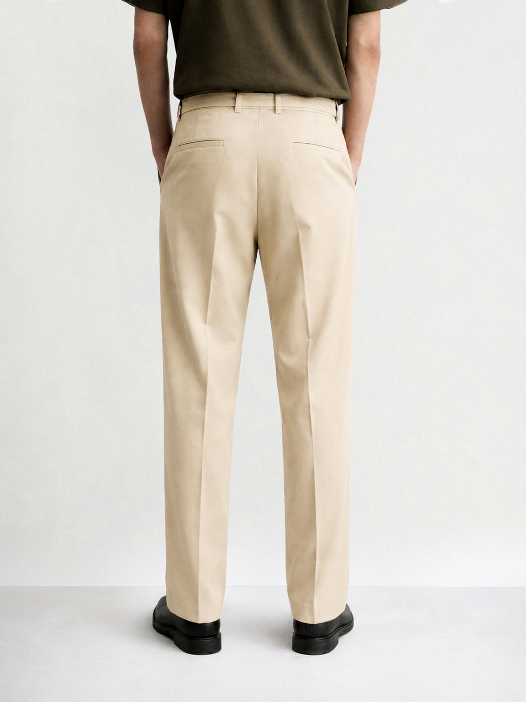 Men's Beige Relaxed Fit Solid Utility Trousers