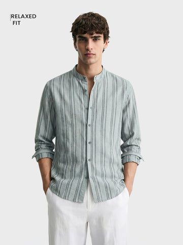 Men's Green Relaxed Fit Vertical Stripes Resort Wear Shirt