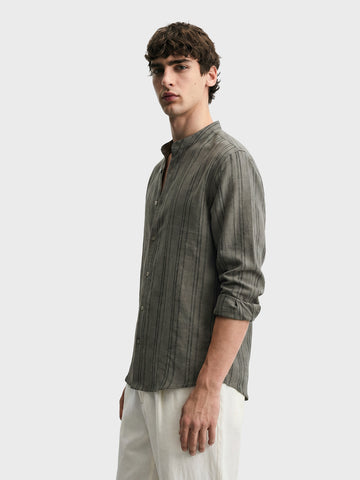 Men's Green Relaxed Fit Vertical Stripes Resort Wear Shirt