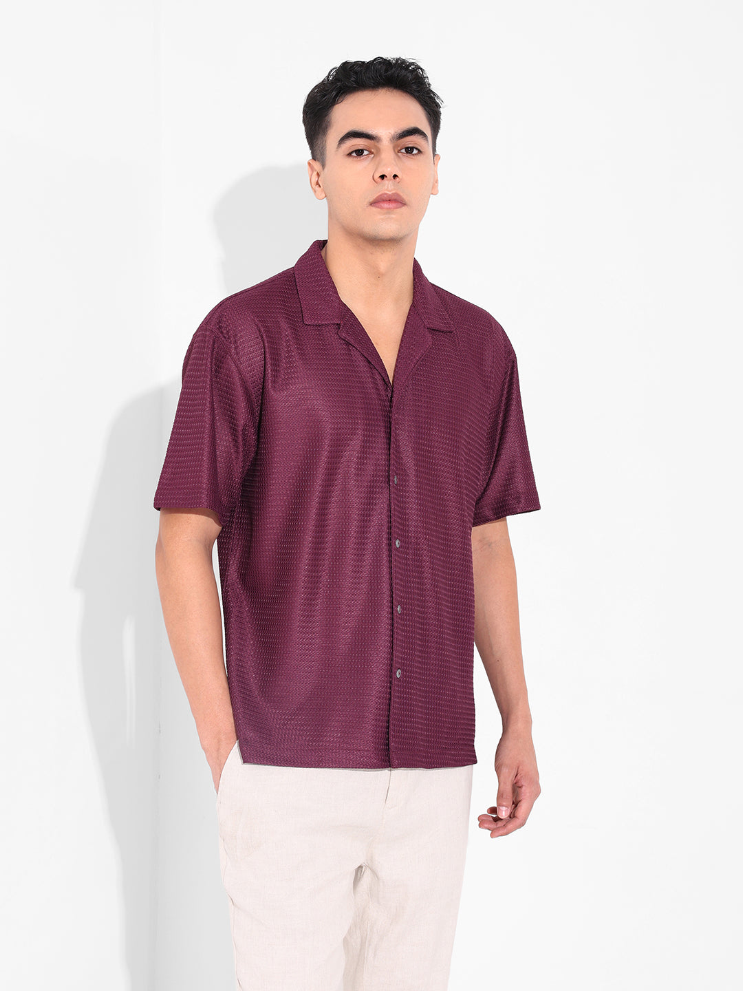 Men's Maroon Relaxed Fit Textured Resort Shirt