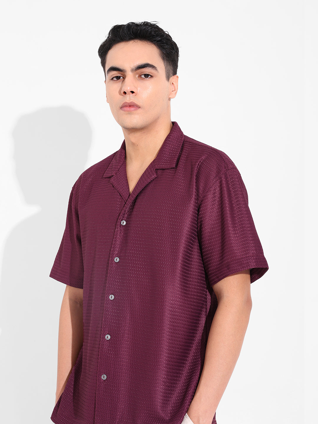 Men's Maroon Relaxed Fit Textured Resort Shirt