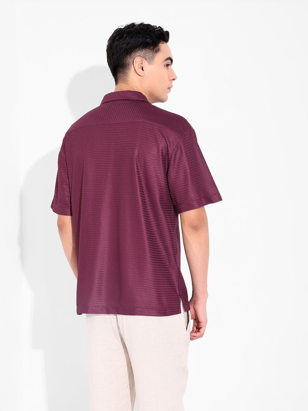 Men's Maroon Relaxed Fit Textured Resort Shirt