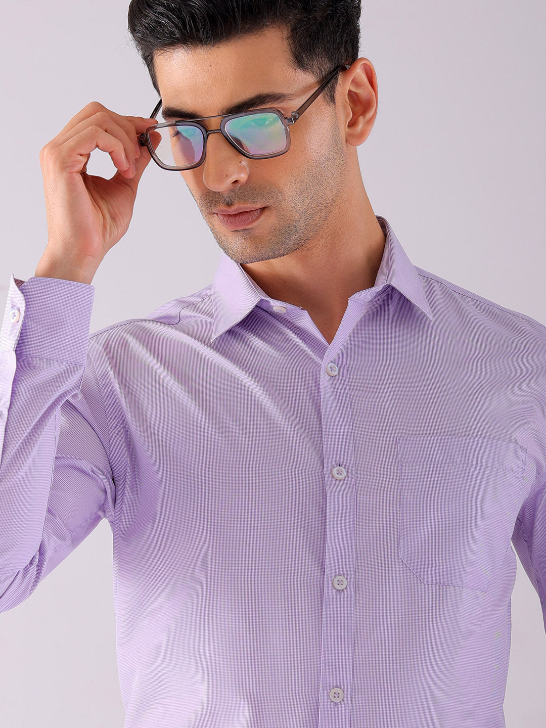 Shop Men's Checked Slim Fit Formal Shirt Online.