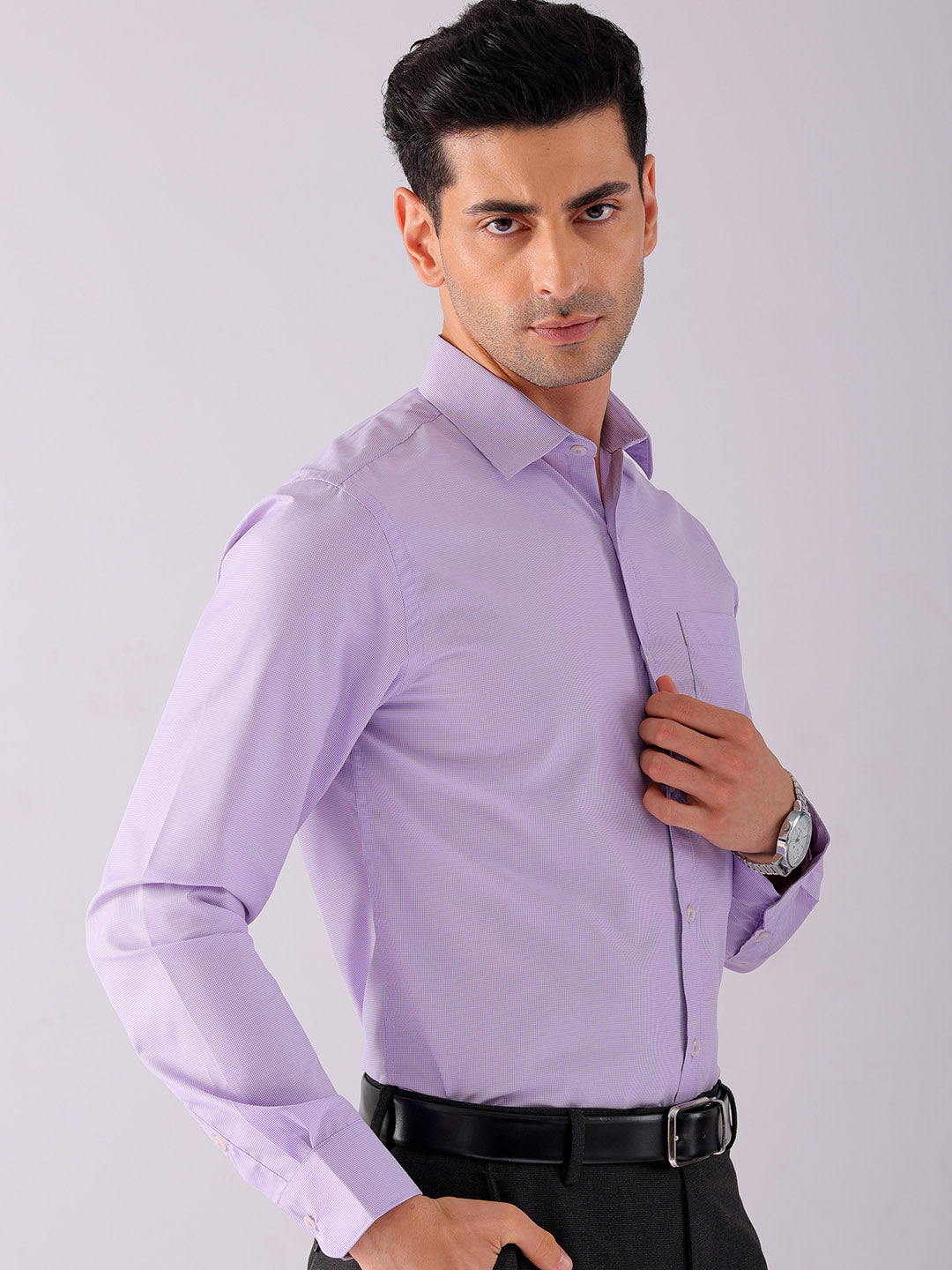 Shop Men's Checked Slim Fit Formal Shirt Online.