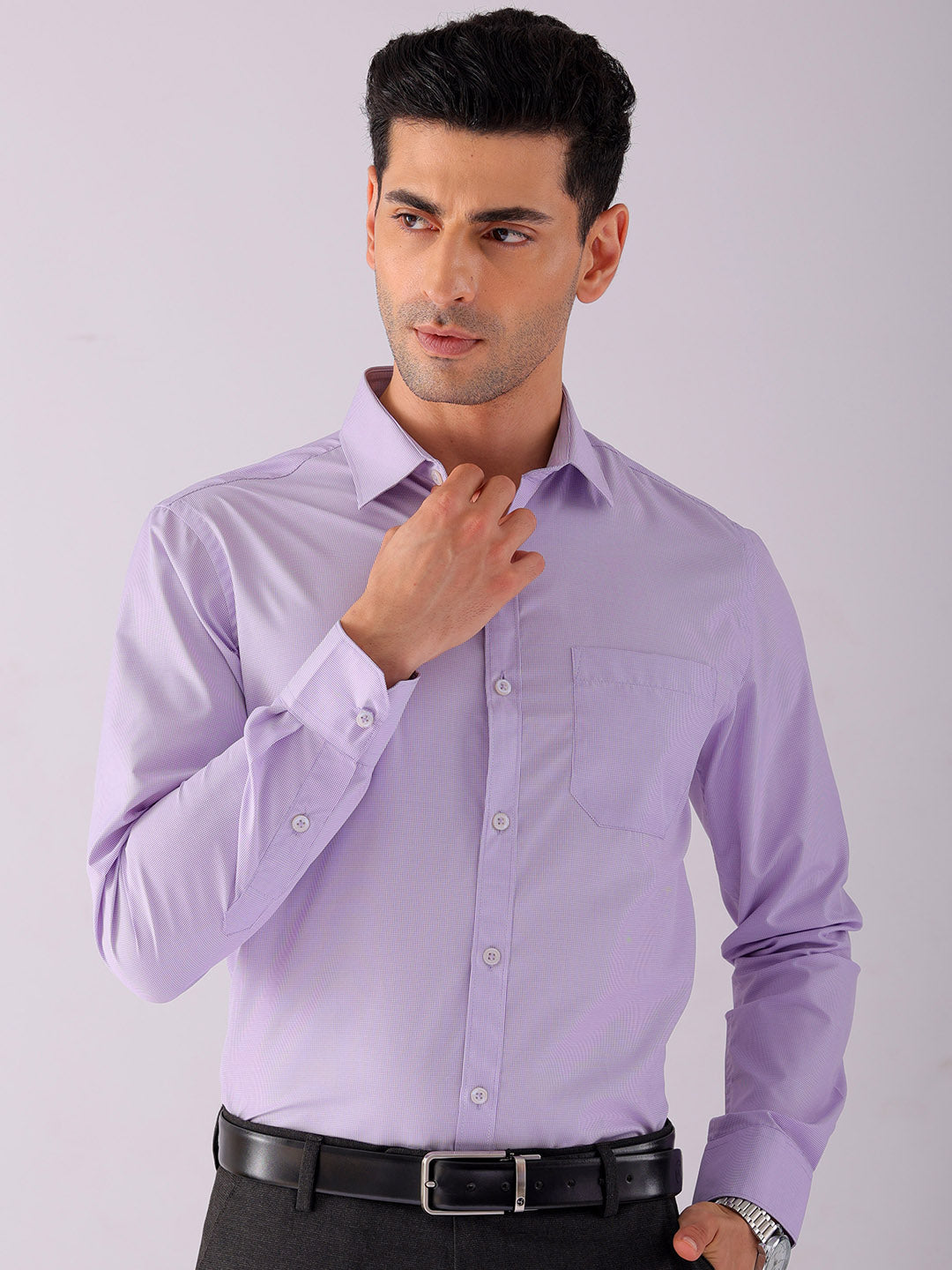 Shop Men's Checked Slim Fit Formal Shirt Online.