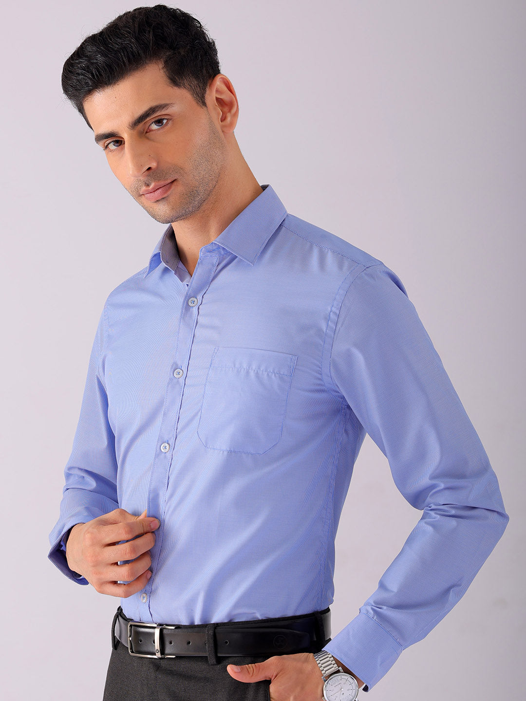 Shop Men's Checked Slim Fit Formal Shirt Online.