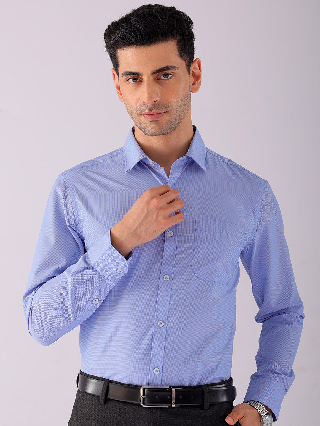 Shop Men's Checked Slim Fit Formal Shirt Online.