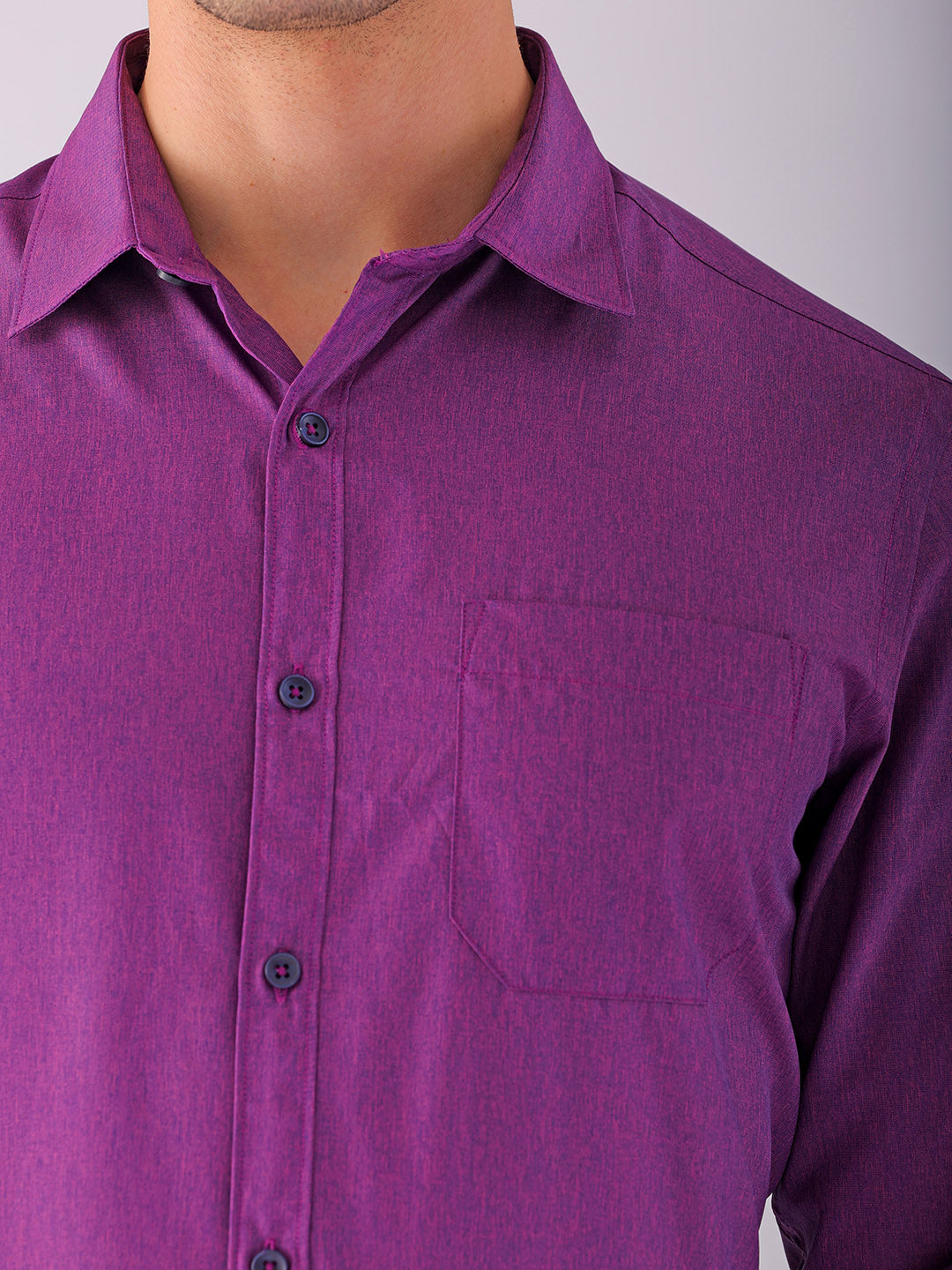 Shop Men's Solid Slim Fit Formal Shirt Online.