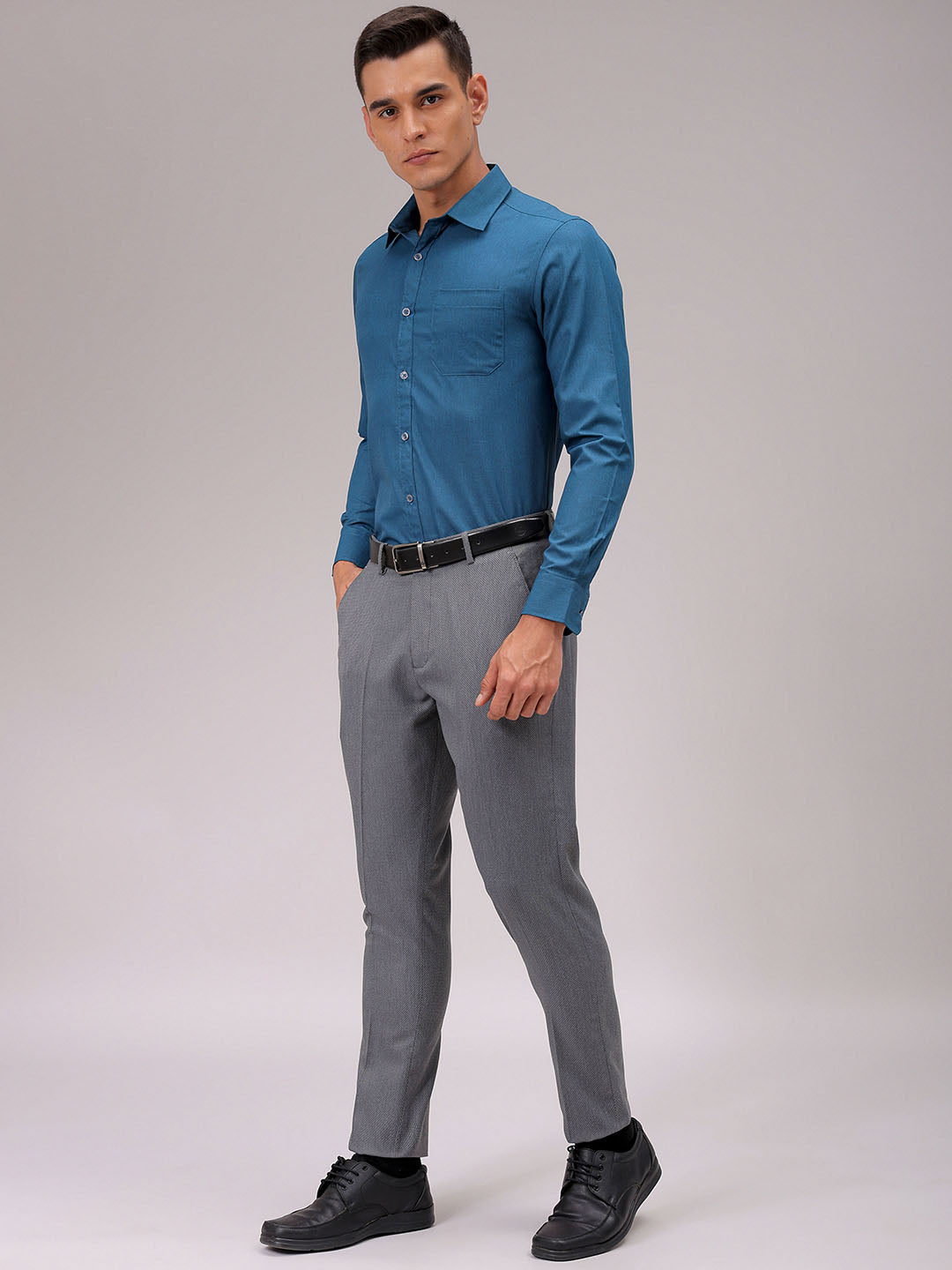 Men's Slim Fit Solid Formal Shirt