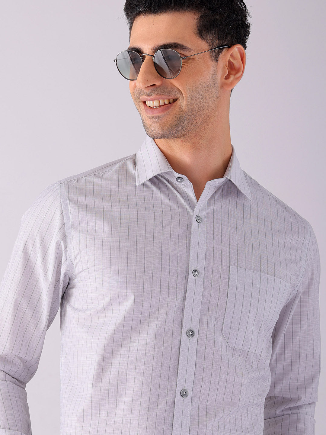 Shop Men's Striped Slim Fit Formal Shirt Online.