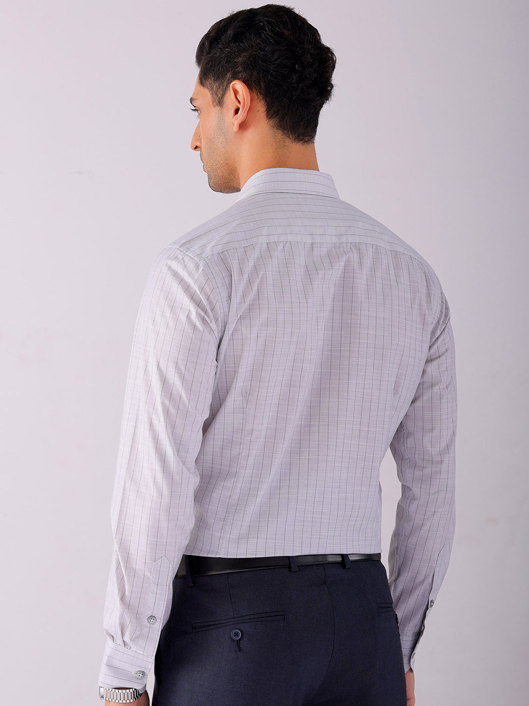 Shop Men's Striped Slim Fit Formal Shirt Online.