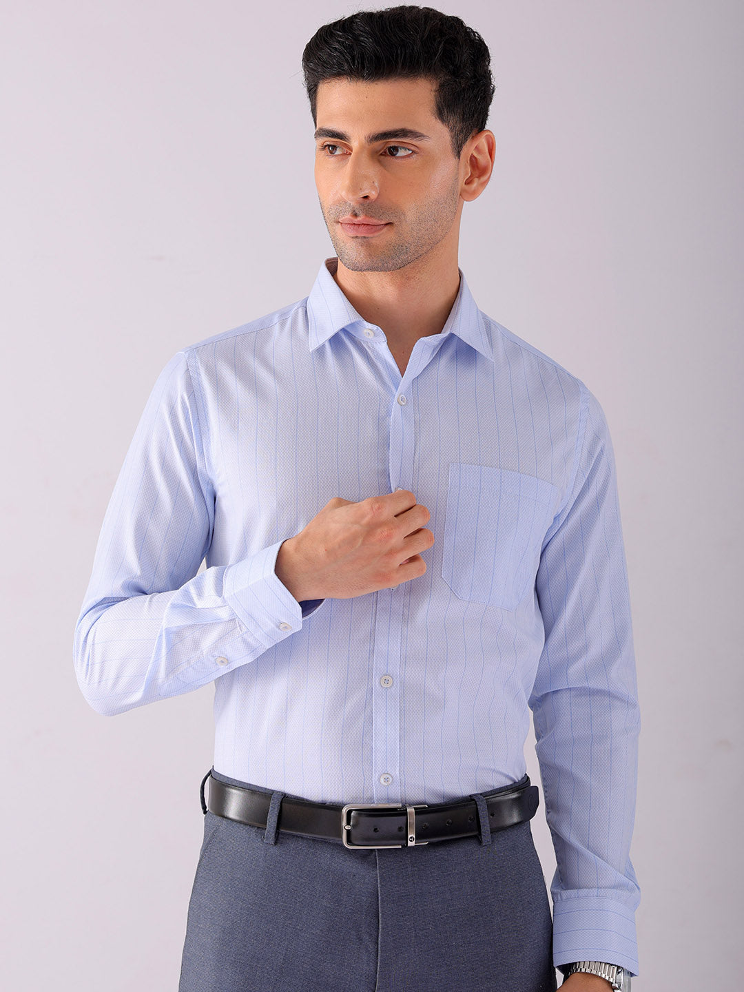 Shop Men's Striped Slim Fit Formal Shirt Online.