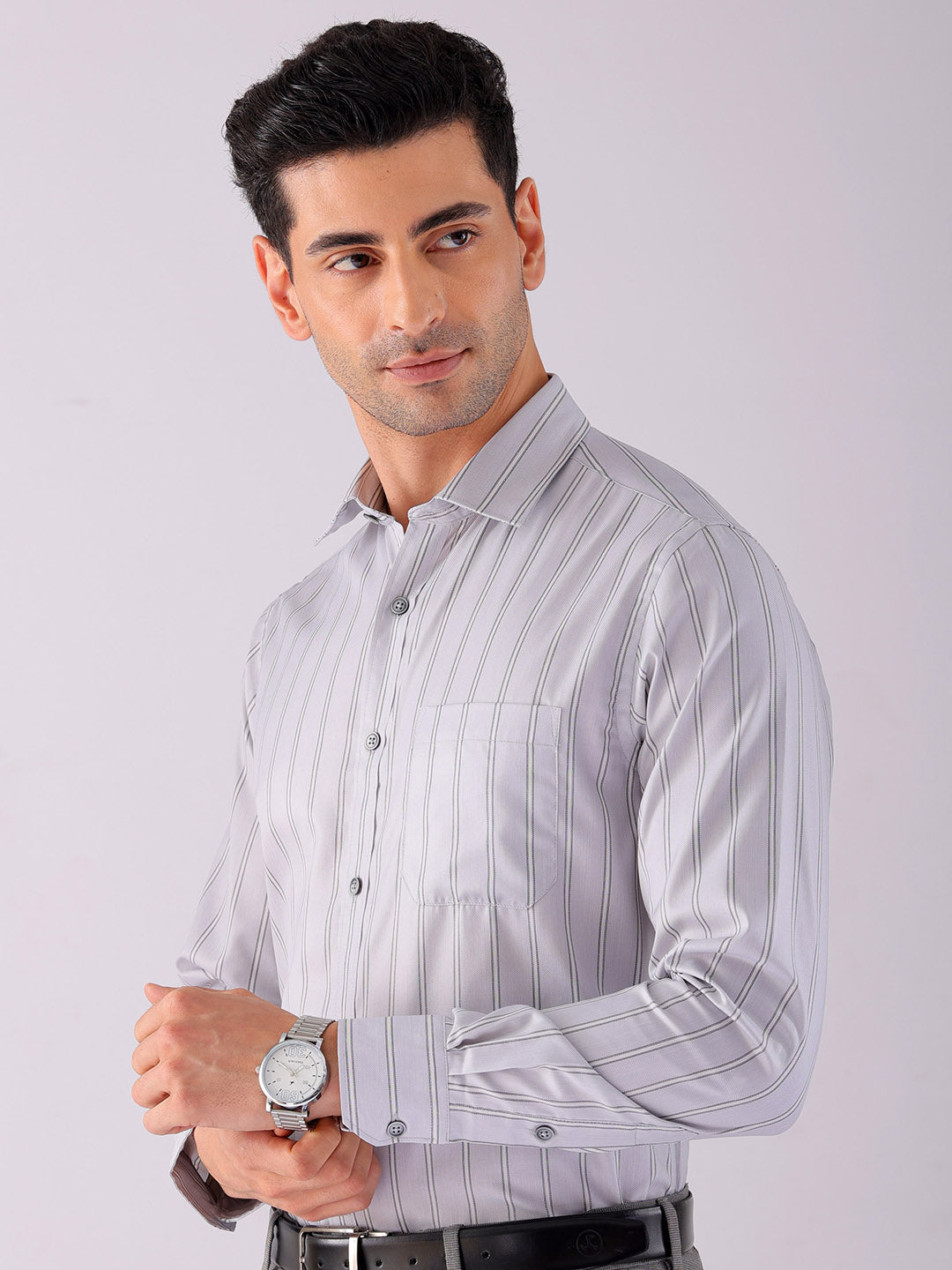 Shop Men's Striped Slim Fit Formal Shirt Online.