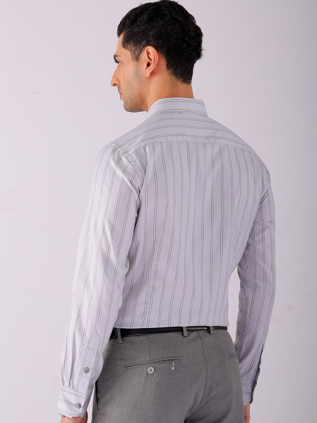 Shop Men's Striped Slim Fit Formal Shirt Online.