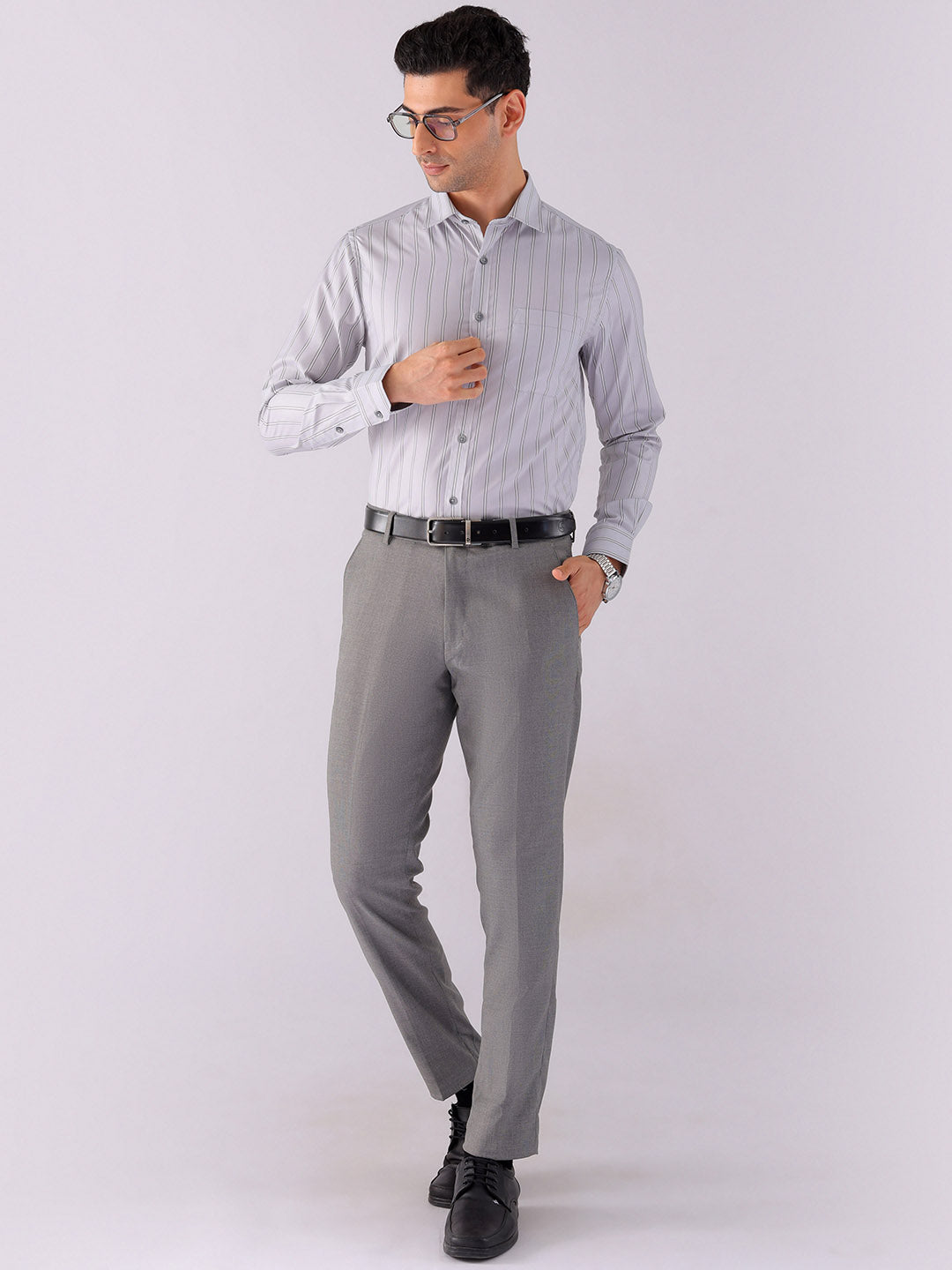 Shop Men's Striped Slim Fit Formal Shirt Online.