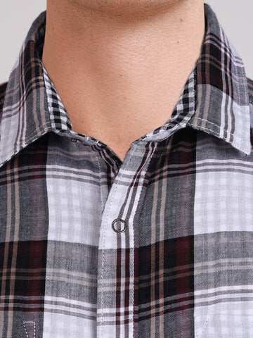 Men's White Regular Fit Checkered Casual Shirts
