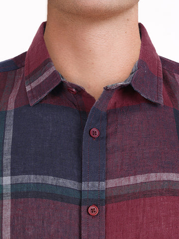 Men's Maroon Slim Fit Checked Casual Shirt