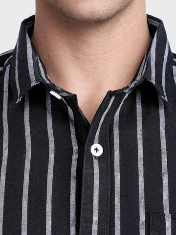 Men's Black Regular Fit Striped Casual Shirts