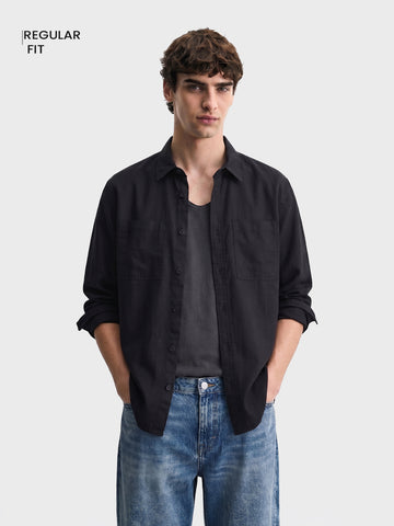 Men's Black Regular Fit Solid Casual Shirt