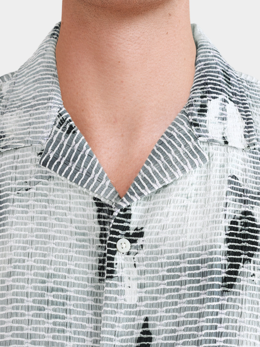 Men's Grey Relaxed Fit Solid Casual Shirt