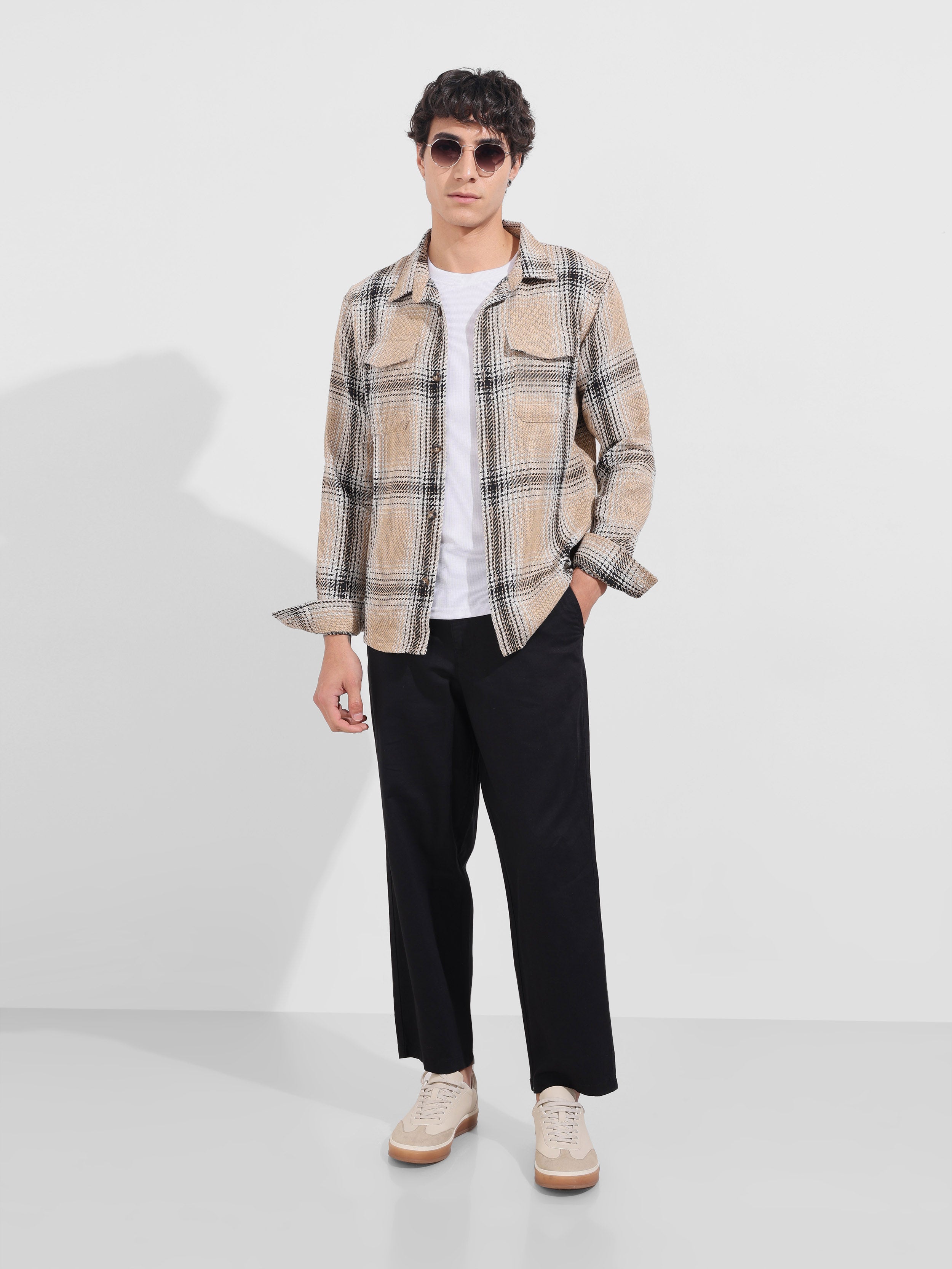 Men's Black Relaxed Fit Solid Casual Trousers