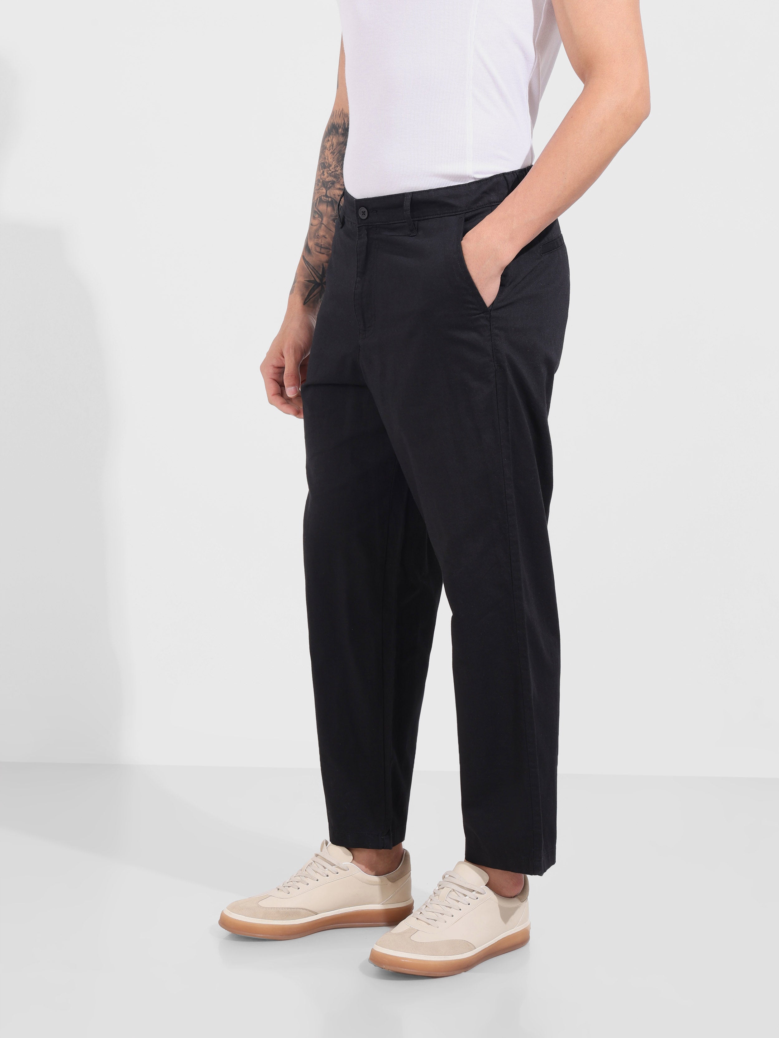 Men's Black Relaxed Fit Solid Casual Trousers
