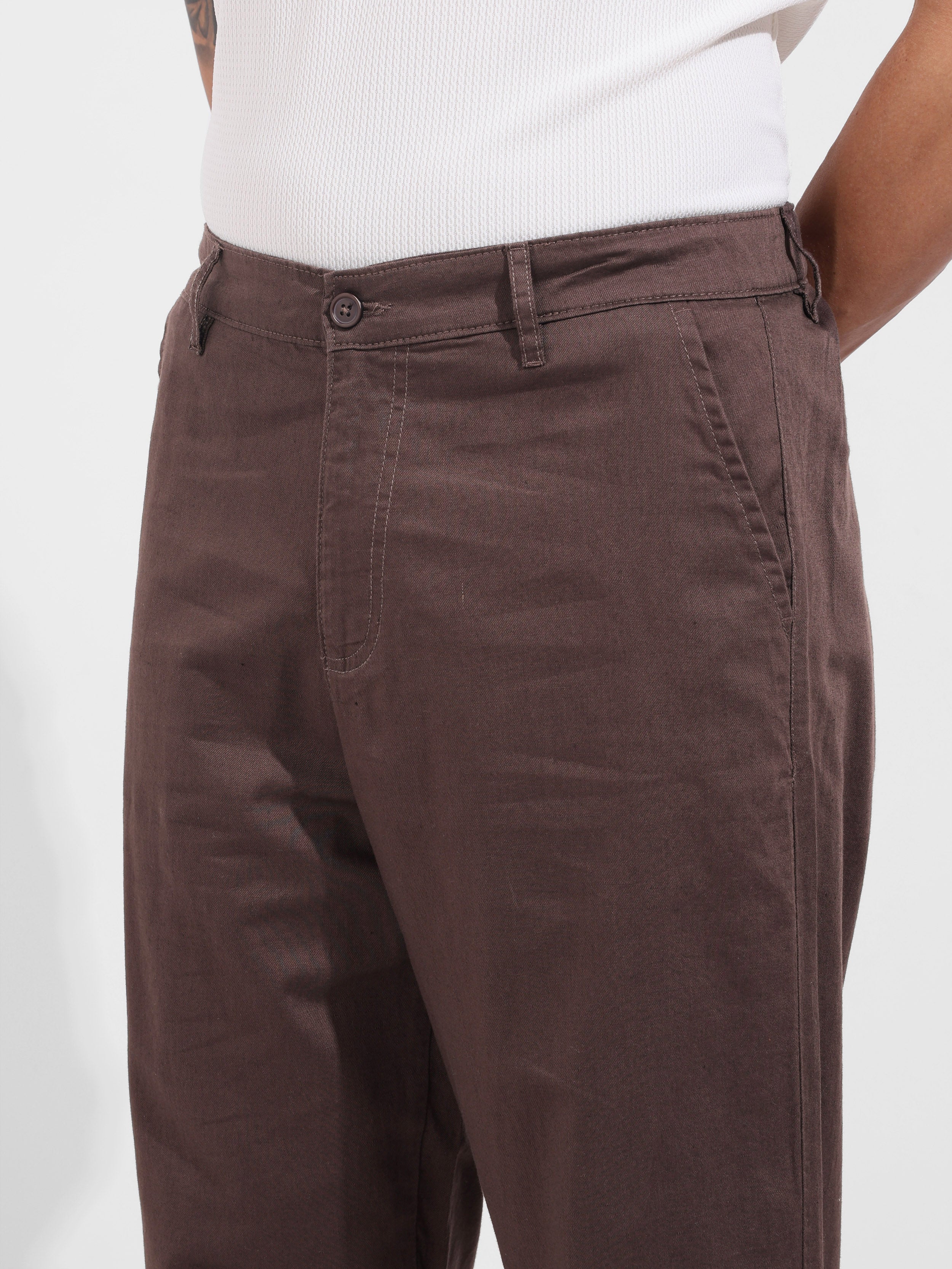 Men's Brown Relaxed Fit Solid Casual Trousers
