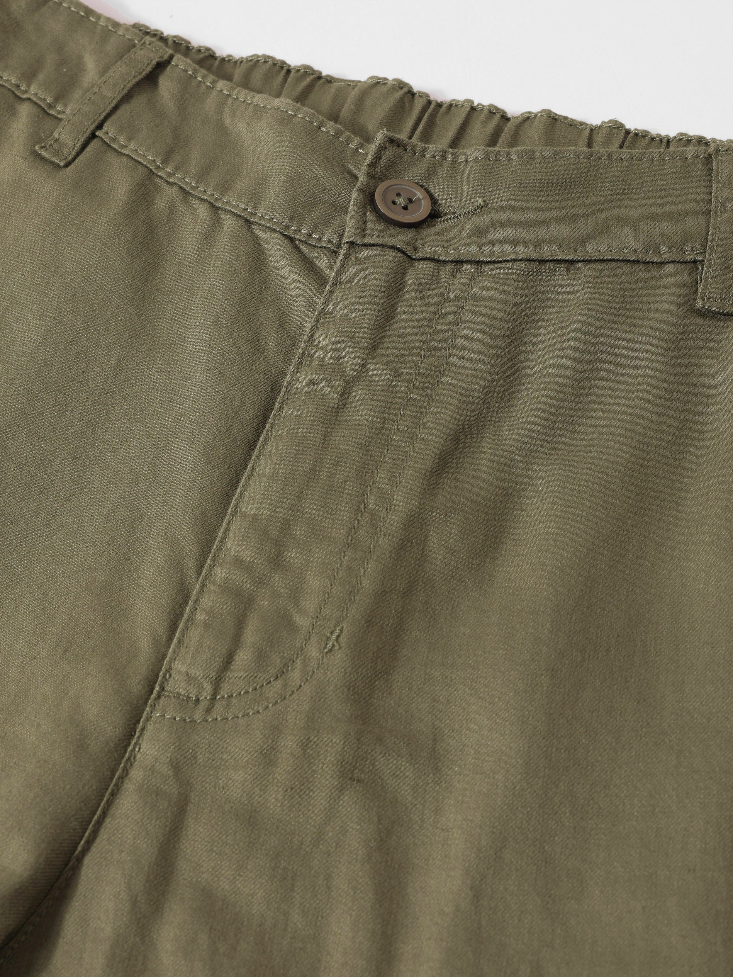 Men's Green Relaxed Fit Solid Casual Trousers