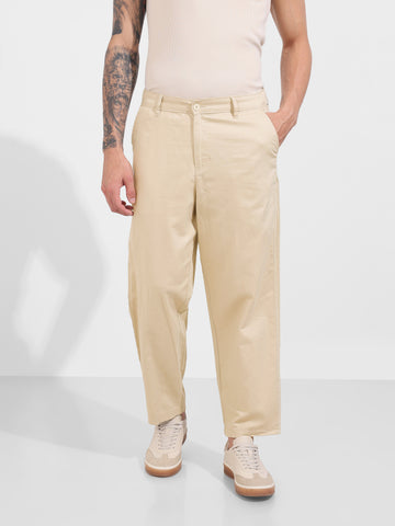 Men's Cream Relaxed Fit Solid Casual Trousers