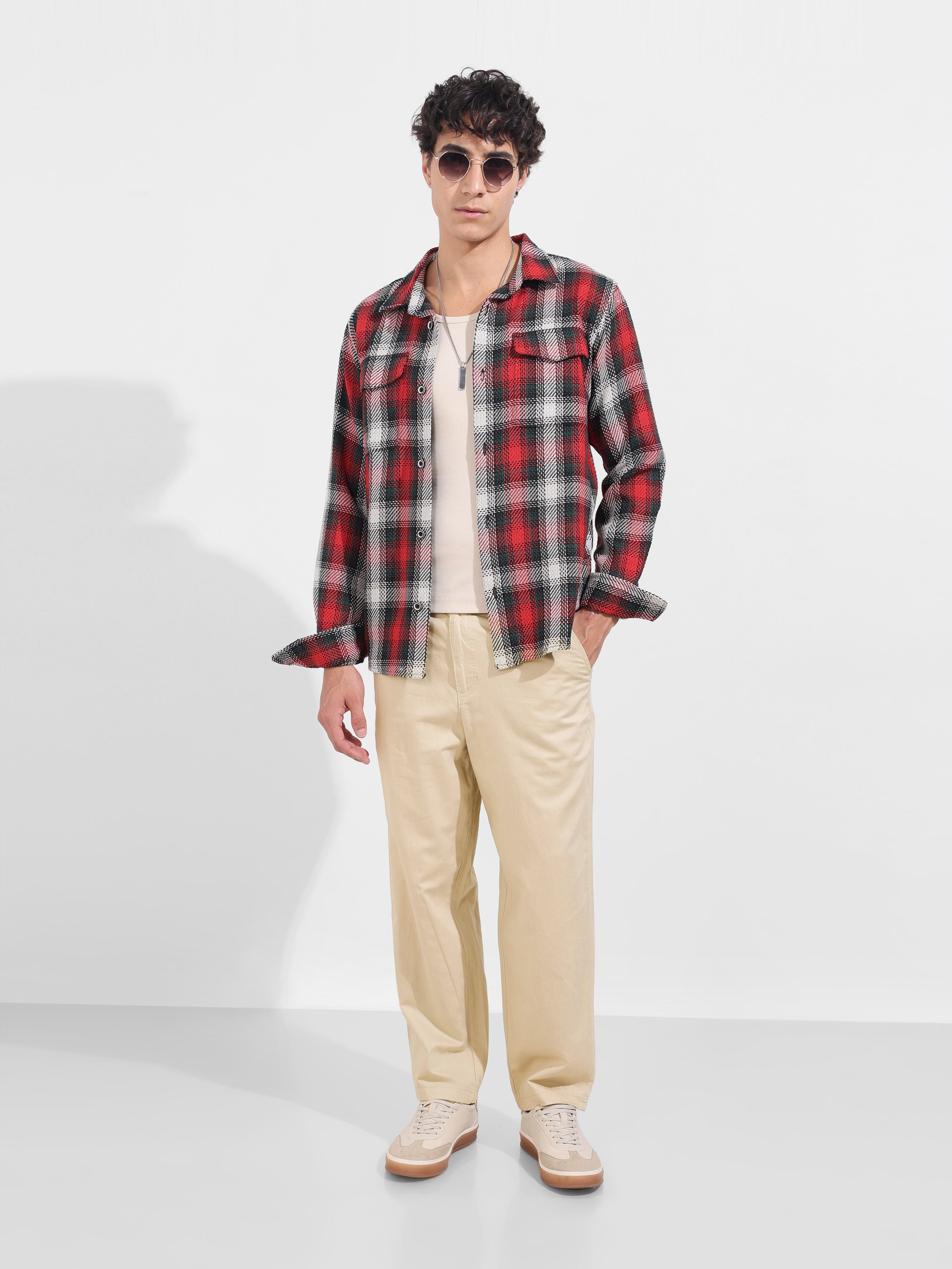 Men's Cream Relaxed Fit Solid Casual Trousers