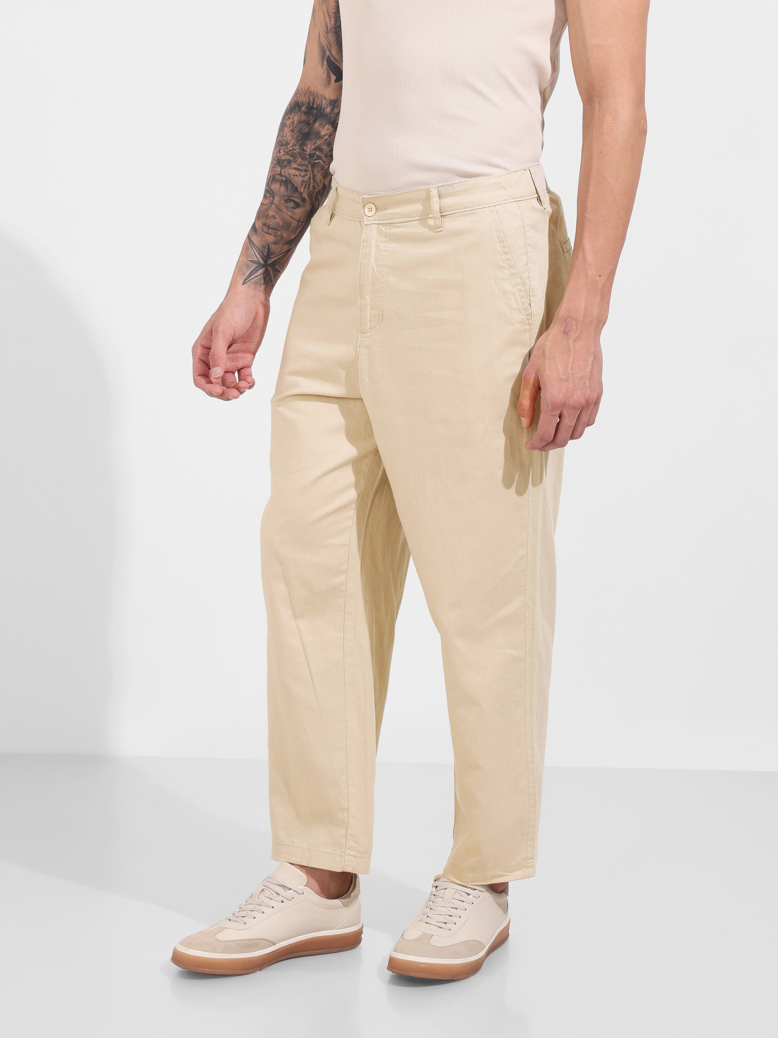 Men's Cream Relaxed Fit Solid Casual Trousers